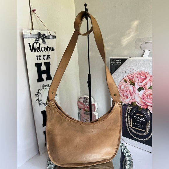 are Vintage 1475 tan leather shoulder bag - Picture 4 of 14